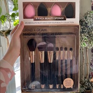 Makeup brush/sponge lot